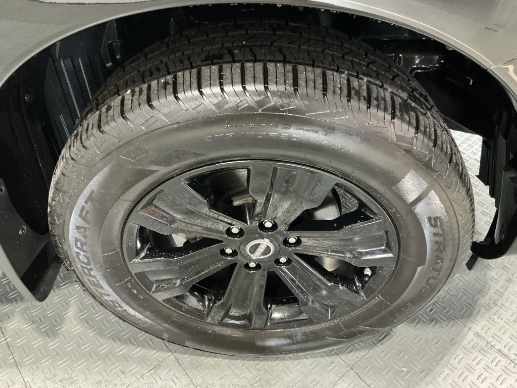 Used 2023 Nissan Titan SV w/ SV Convenience Package image 38