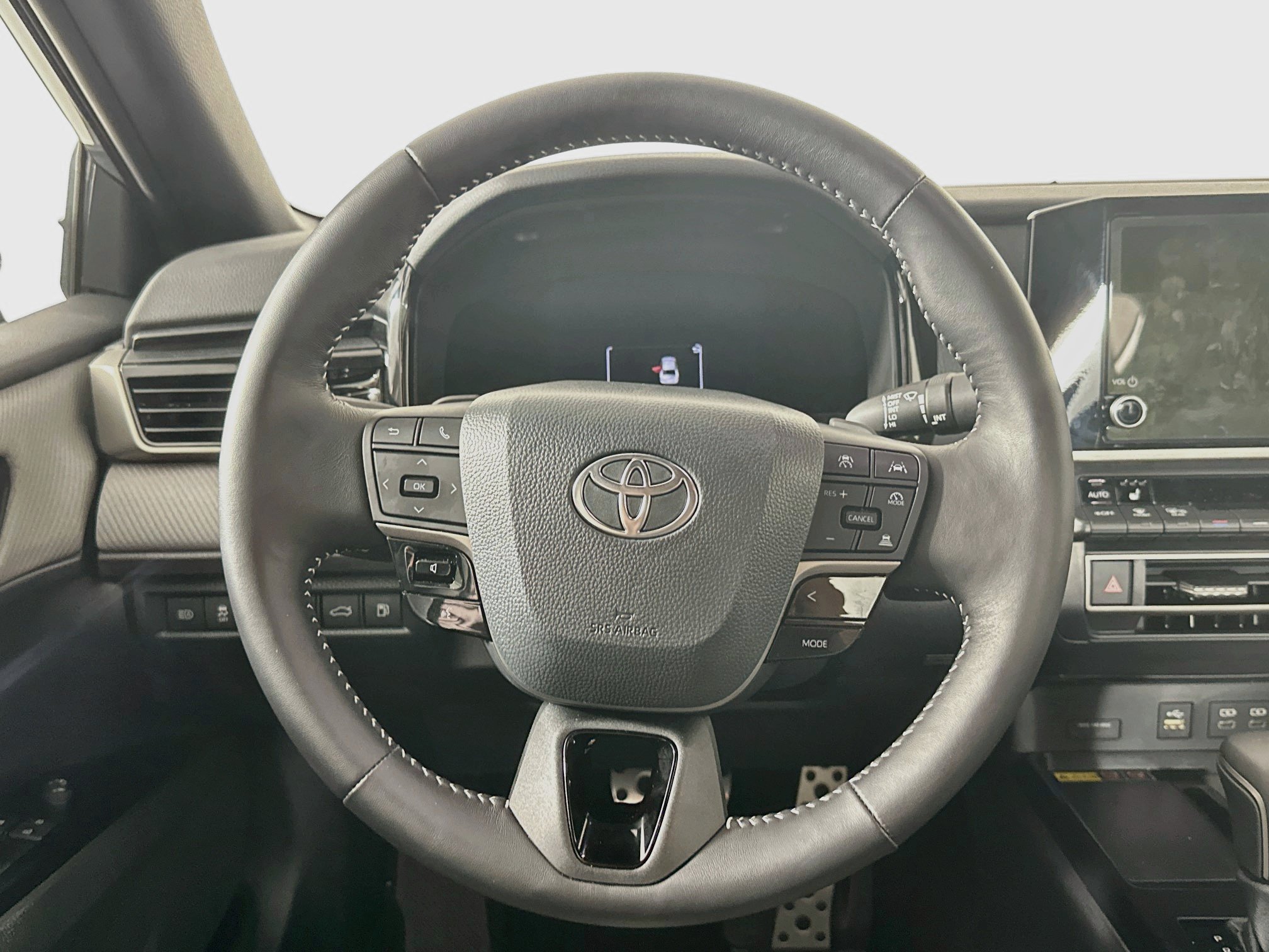 Used 2026 Toyota Camry SE w/ Convenience Package FWD image 18
