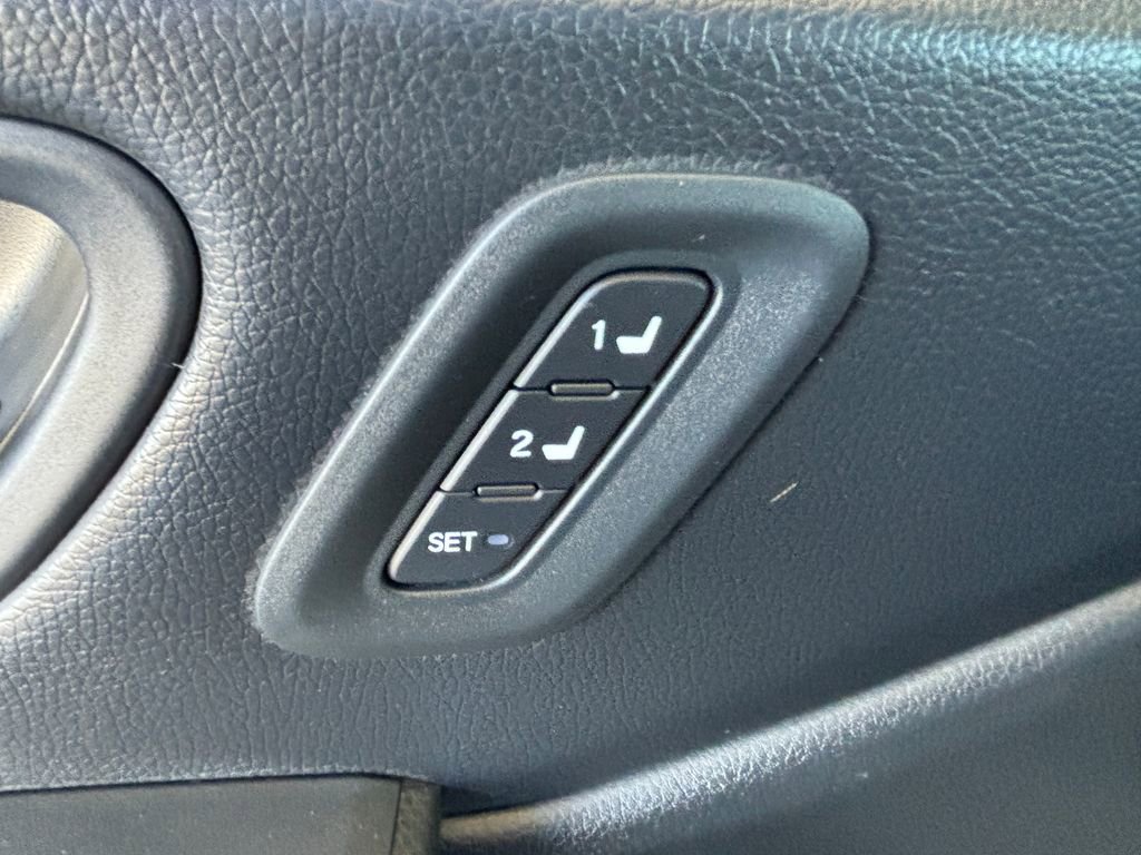 Used 2025 Honda Pilot EX-L image 27