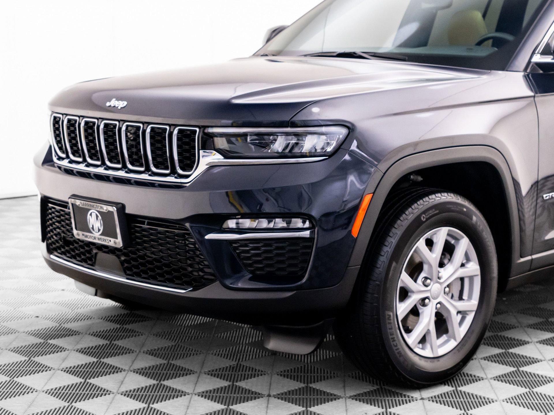 Used 2023 Jeep Grand Cherokee Limited image 39
