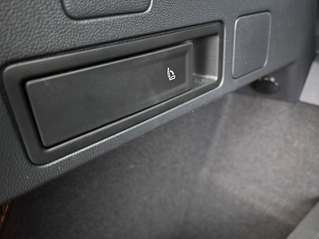 Used 2021 Volkswagen Tiguan S image 33