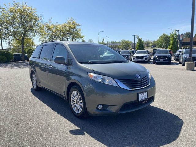 Used 2011 Toyota Sienna XLE w/ Premium Pkg FWD image 7