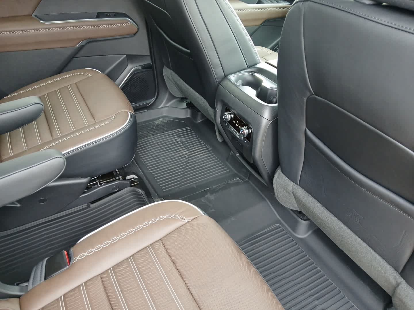 New 2026 GMC Acadia Denali Ultimate w/ LPO, Floor Liner Package AWD/4WD image 90