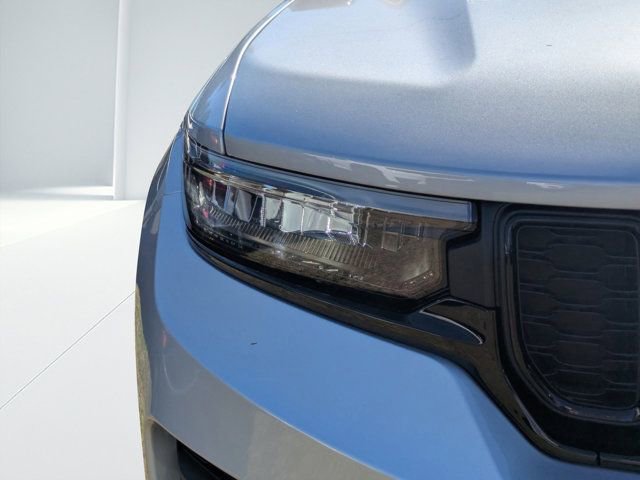 New 2025 Jeep Grand Cherokee Altitude image 8