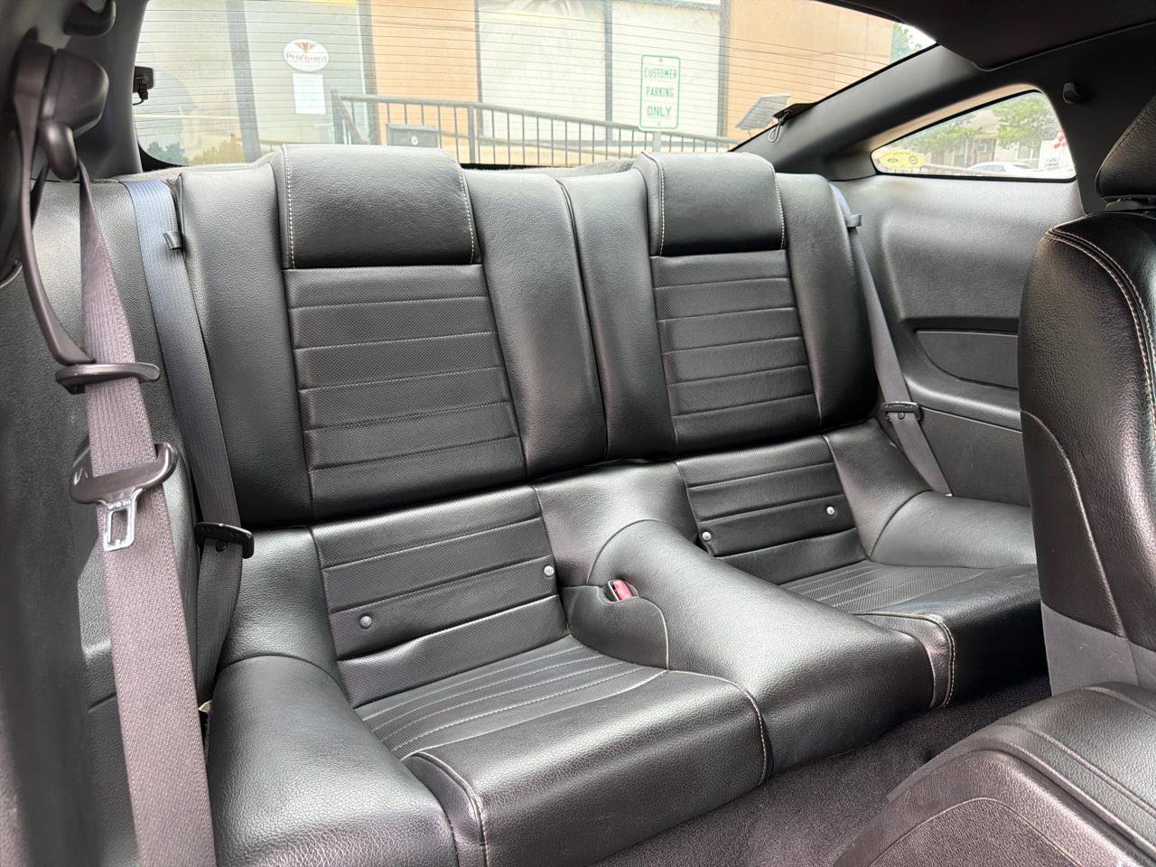Used 2010 Ford Mustang Coupe RWD image 21