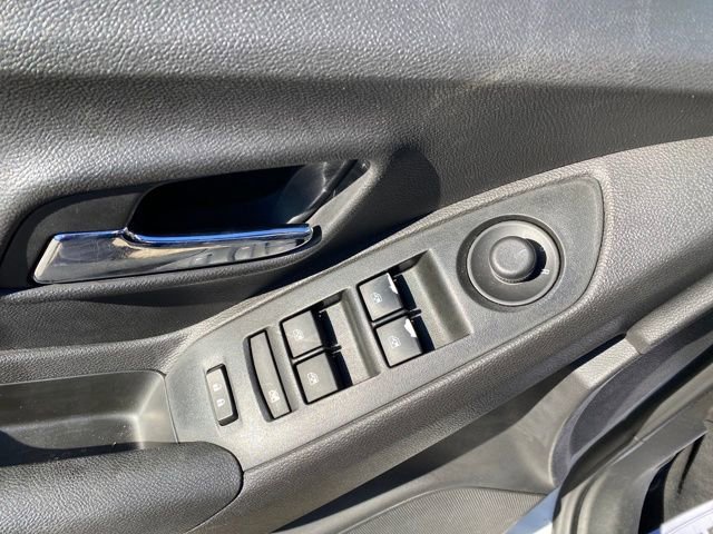Used 2020 Chevrolet Trax LT FWD image 19