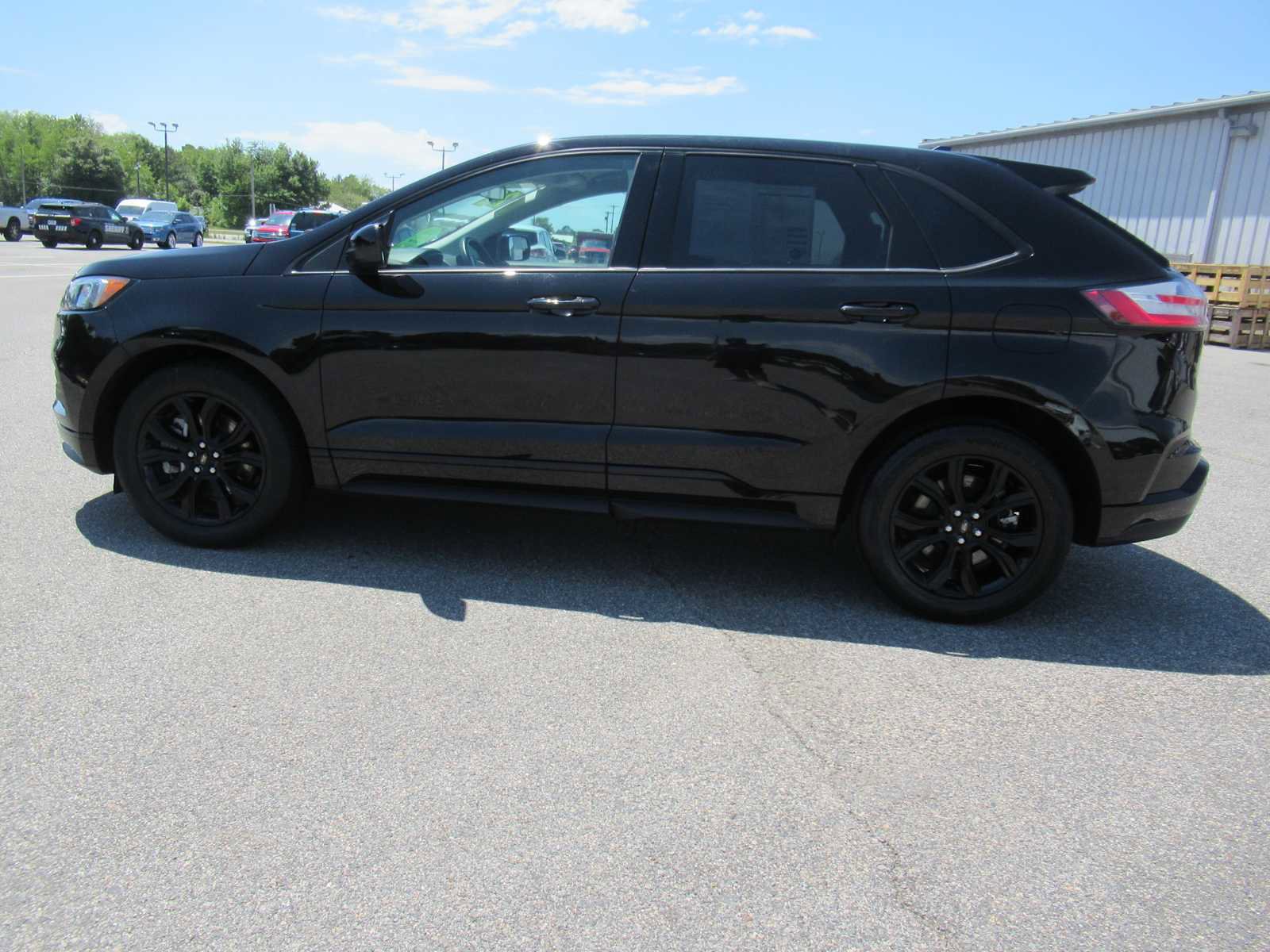 Used 2022 Ford Edge SE w/ Black Appearance Package AWD/4WD image 8