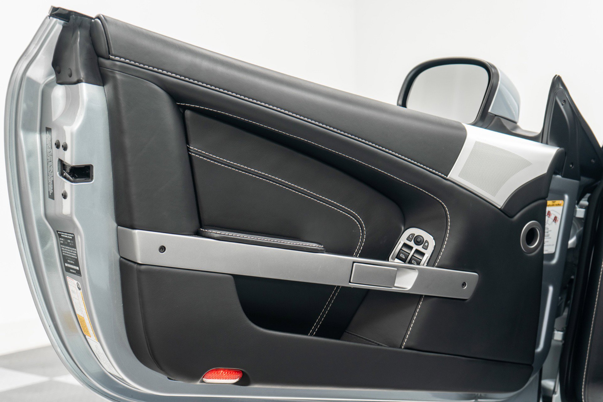 Used 2014 Aston Martin DB9 Volante image 33