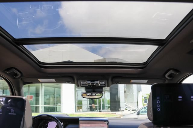 New 2026 GMC Yukon XL Elevation w/ Elevation Premium Package AWD/4WD image 11