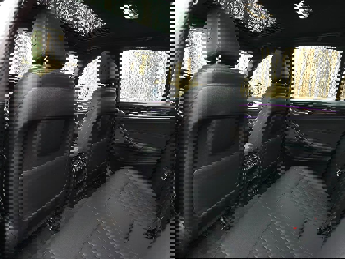 Used 2023 BMW 530e xDrive w/ Premium Package image 14