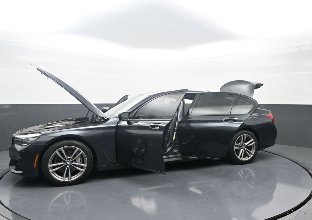 Used 2019 BMW 740i xDrive w/ Executive Package AWD/4WD image 41