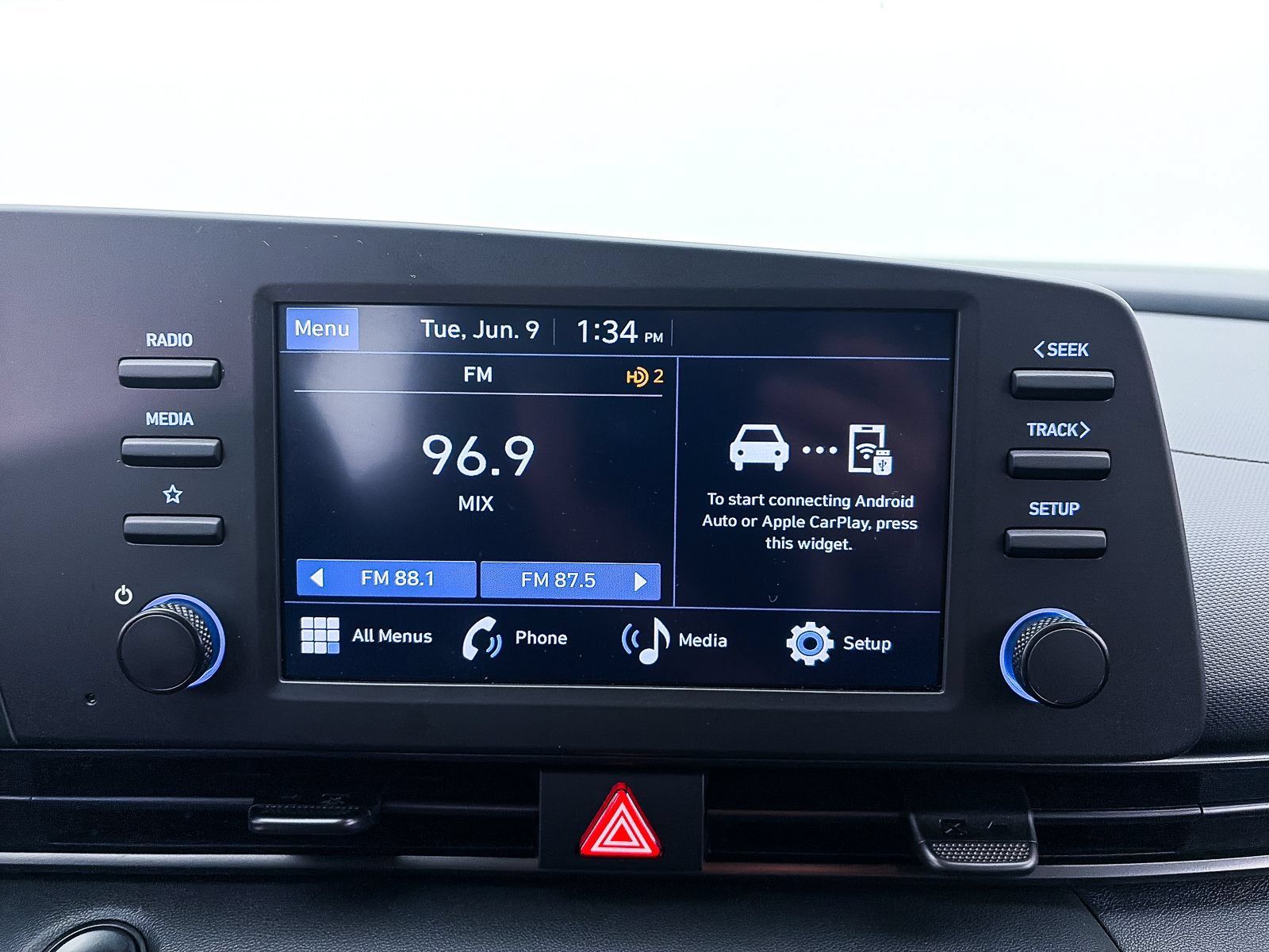 Used 2025 Hyundai Elantra Sport FWD image 17