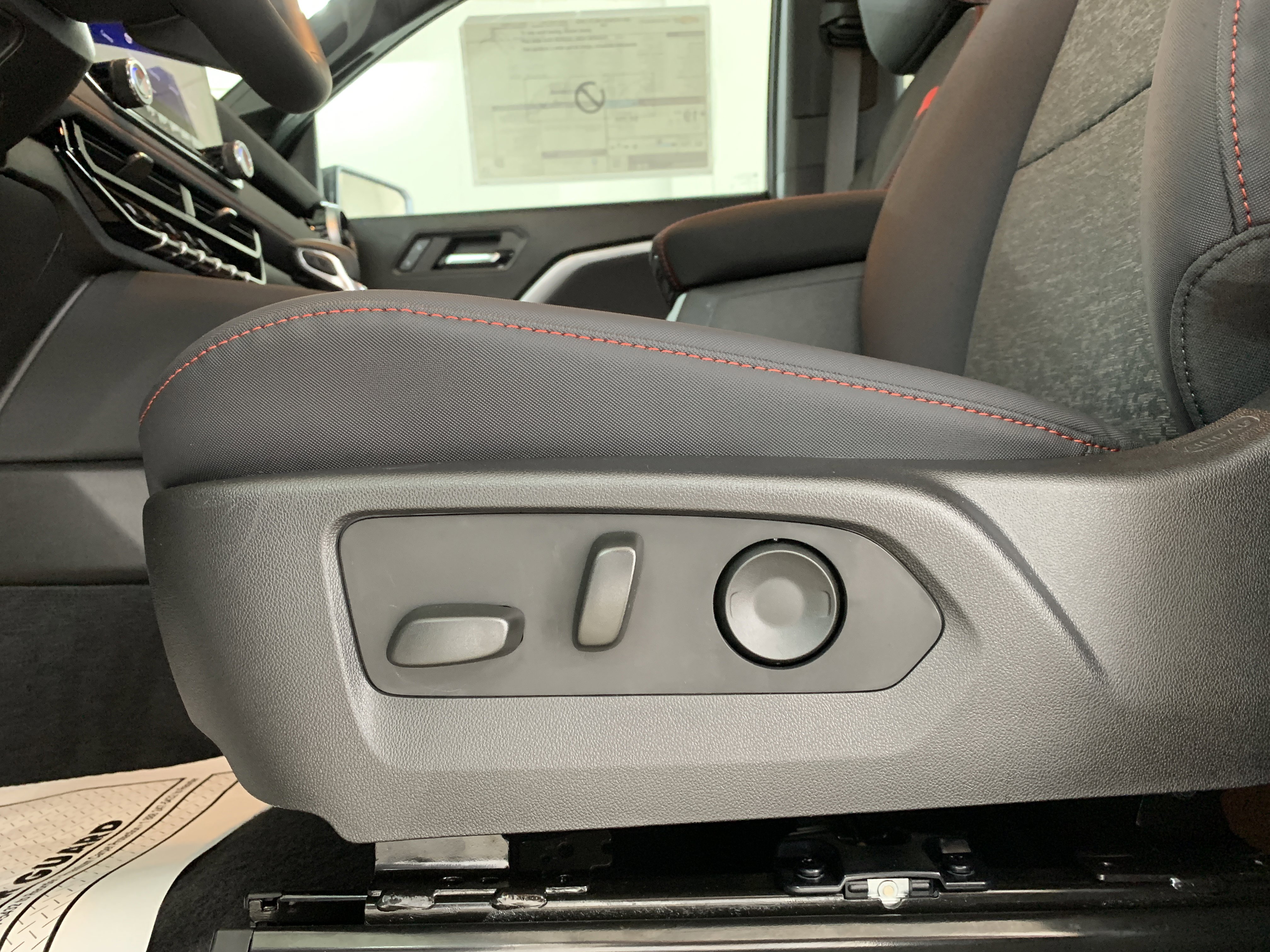 New 2025 Chevrolet Colorado Z71 w/ Technology Package image 17