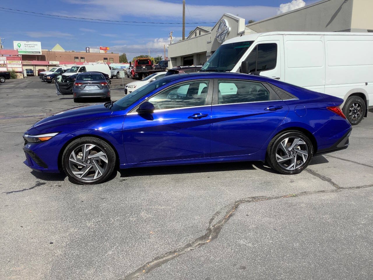 Used 2025 Hyundai Elantra SEL FWD image 17