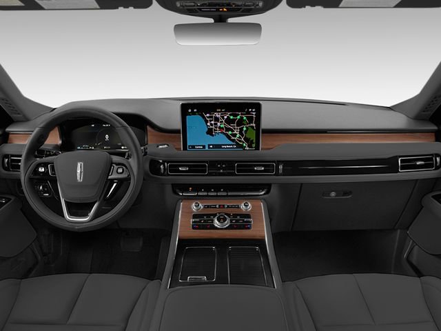 Used 2025 Lincoln Aviator Reserve w/ Luxury Package AWD/4WD image 3
