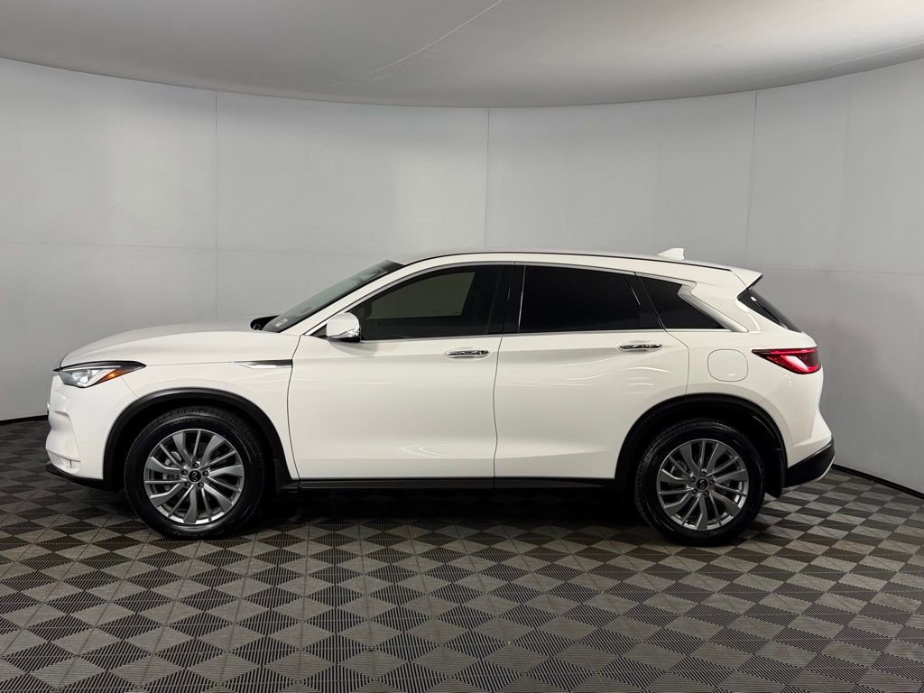 Used 2023 INFINITI QX50 Pure image 9