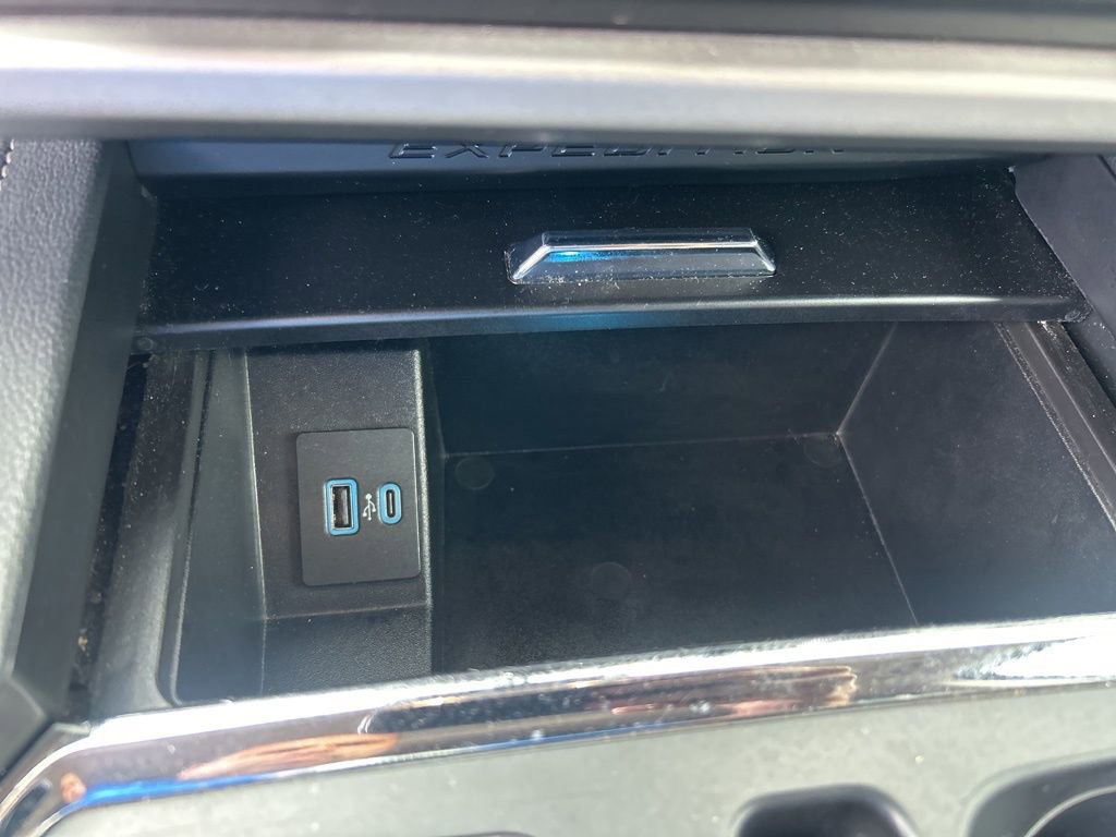 Used 2024 Ford Expedition XLT AWD/4WD image 41