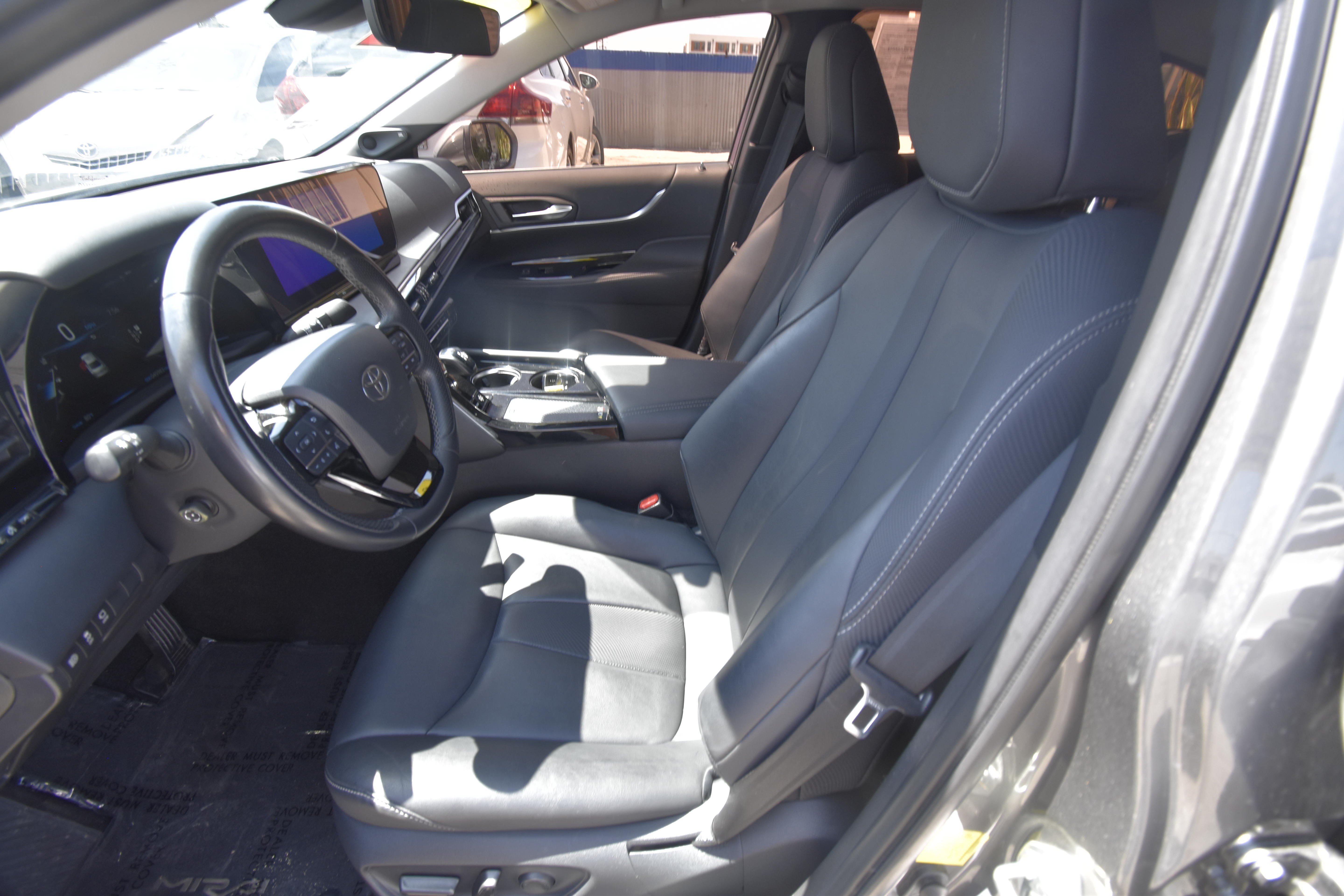 Used 2023 Toyota Mirai w/ Advanced Technology Package RWD image 9