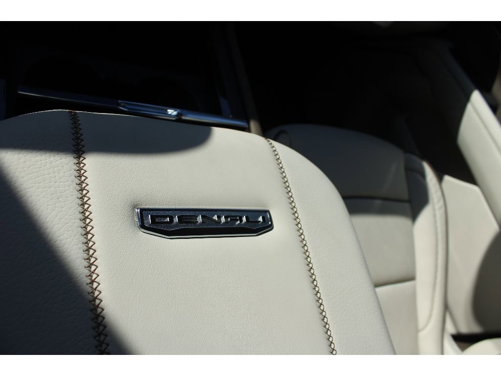 New 2026 GMC Yukon Denali w/ Denali Reserve Package image 26