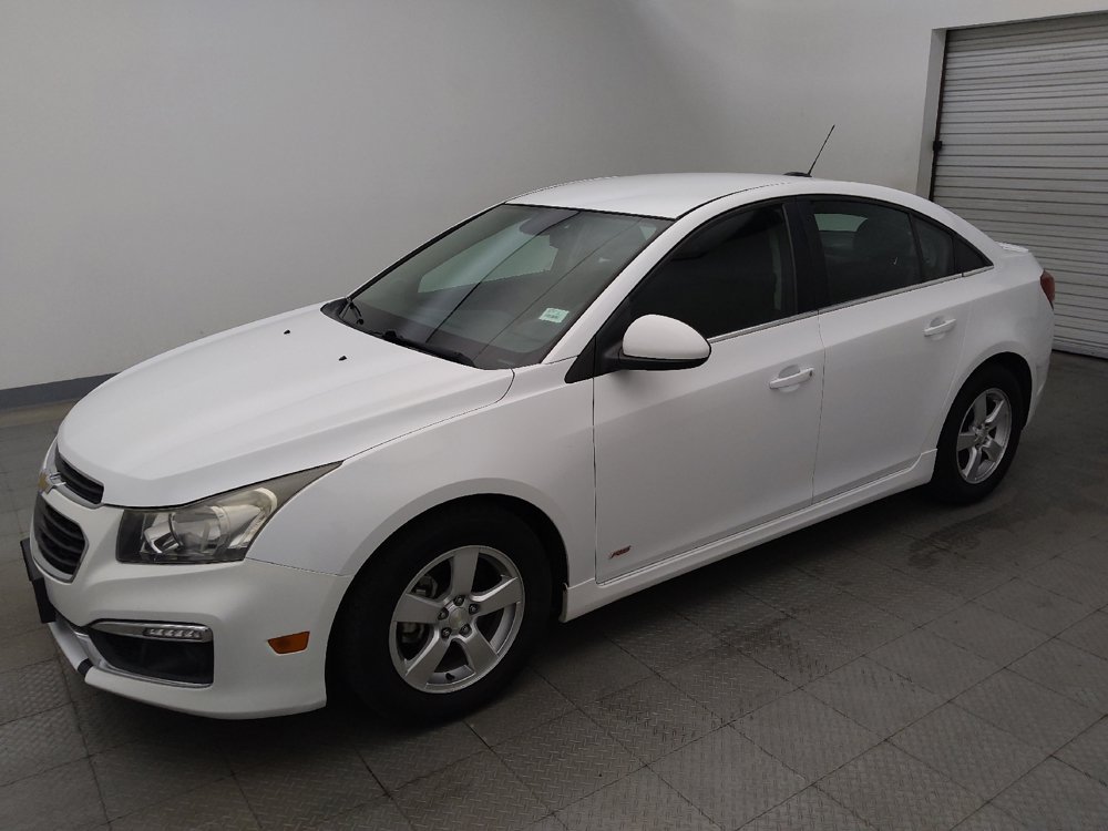Used 2015 Chevrolet Cruze LT w/ RS Package FWD image 2