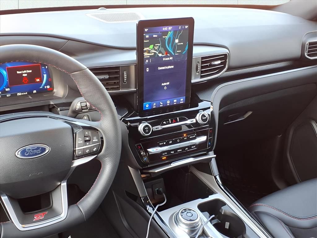 Used 2024 Ford Explorer ST w/ Equipment Group 401A image 4