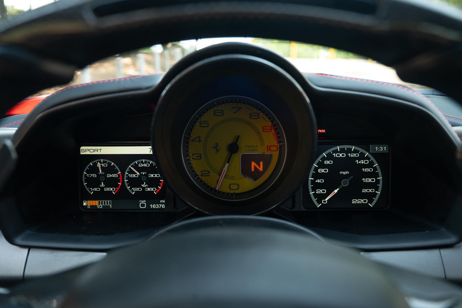 Used 2012 Ferrari 458 Italia Coupe RWD image 33