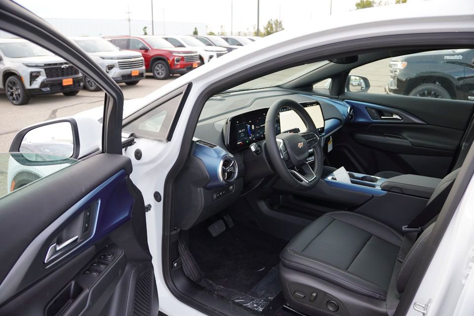 New 2026 Chevrolet Equinox EV LT AWD/4WD image 10