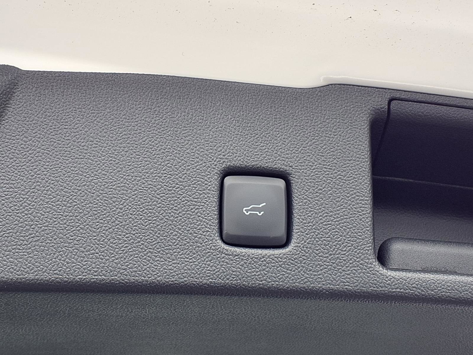 Used 2024 Ford Escape SE w/ PHEV Premium Package image 24