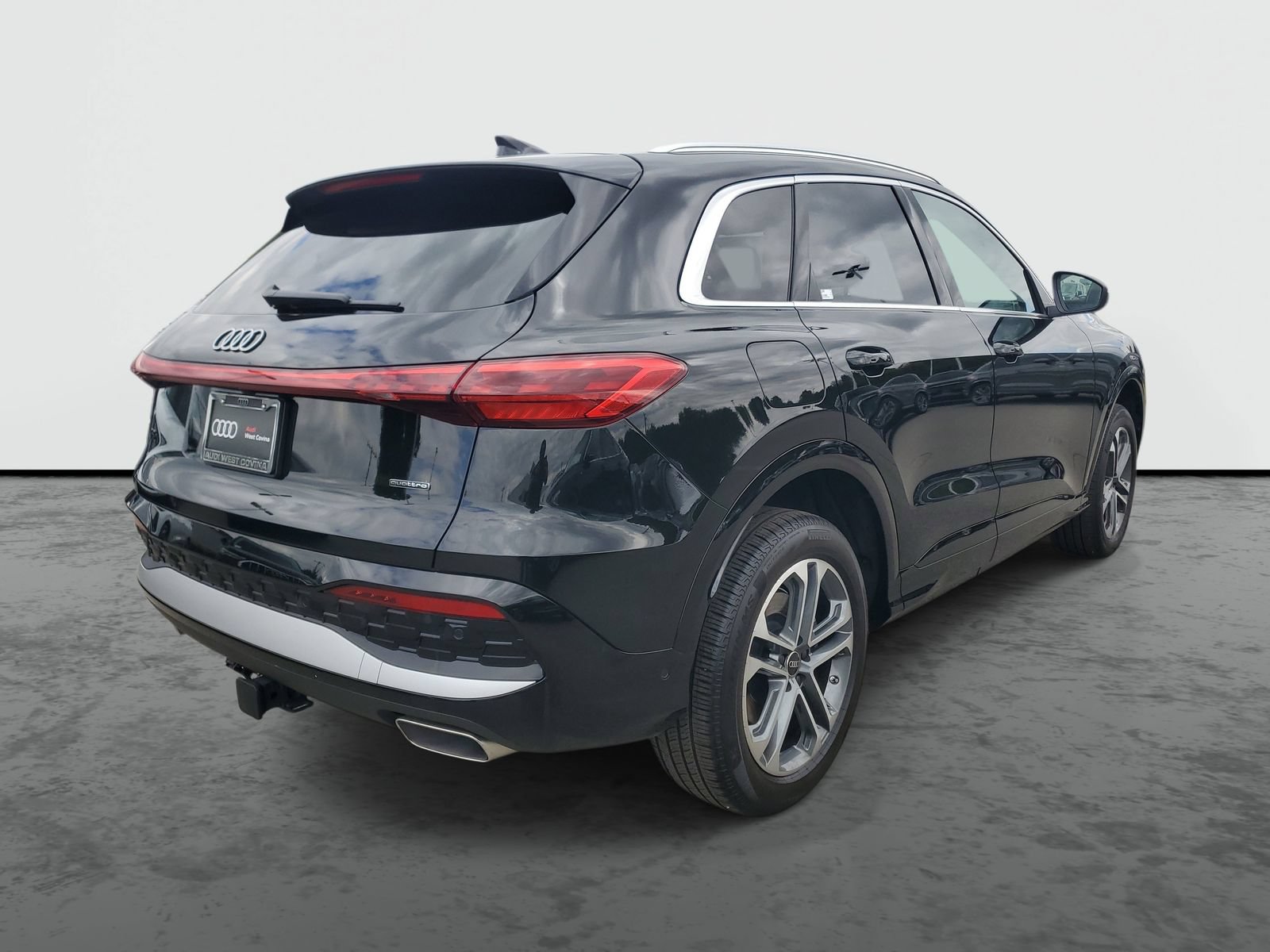 Used 2025 Audi Q5 Premium w/ Convenience Package AWD/4WD image 4