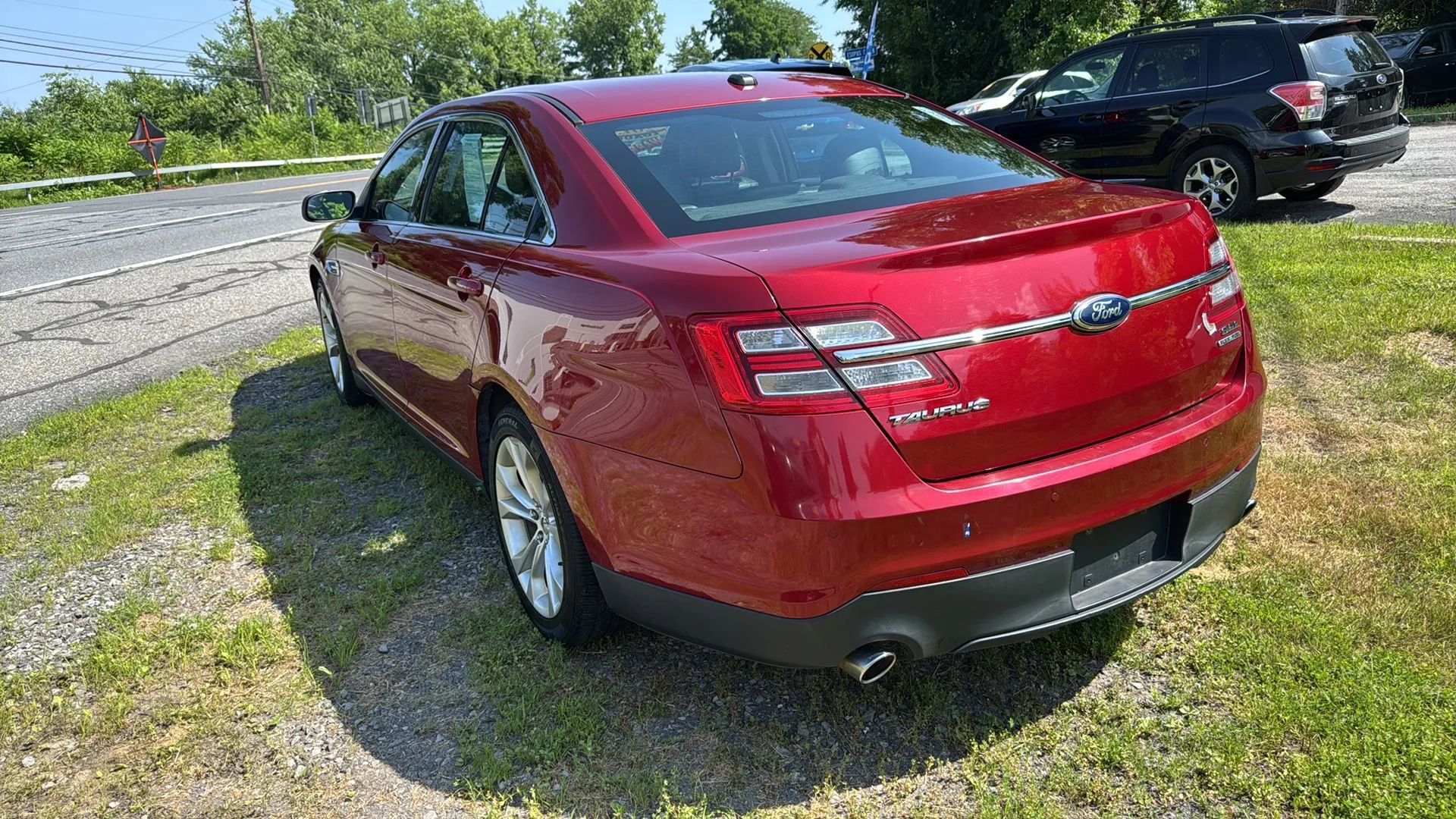 Used 2013 Ford Taurus SEL FWD image 10