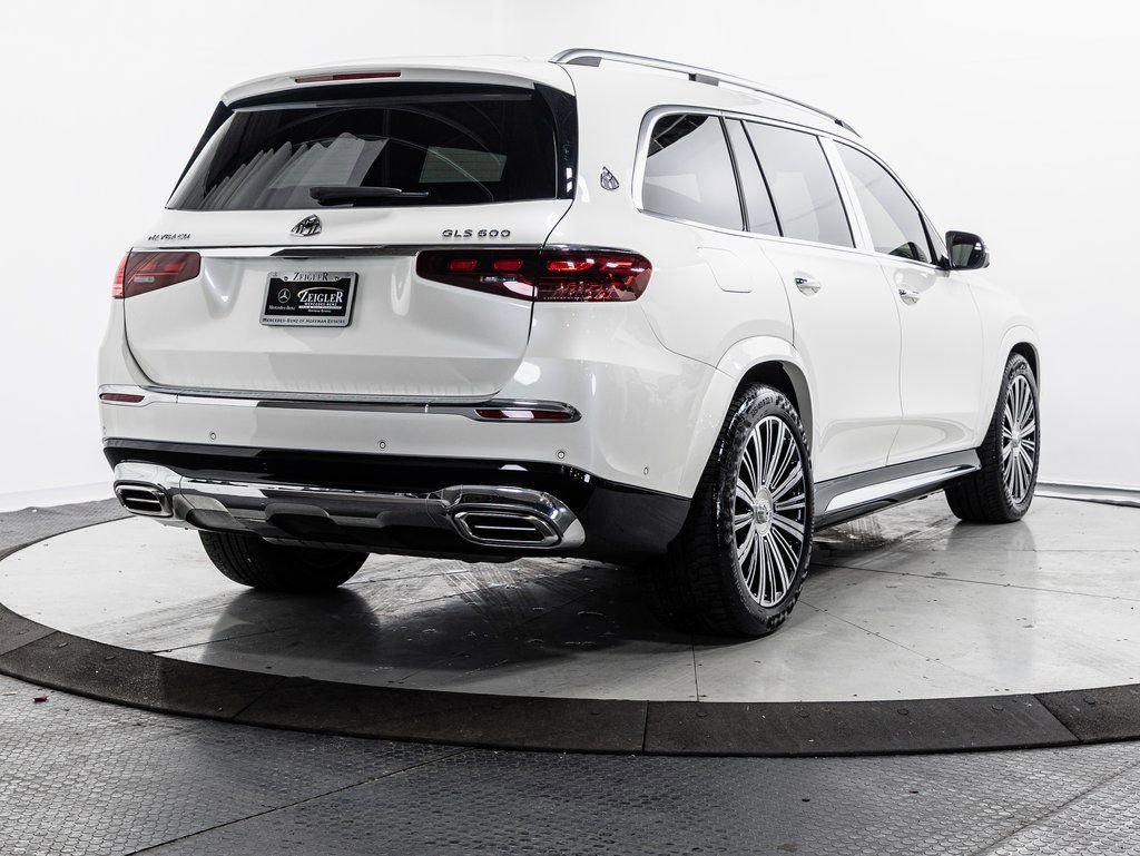 Used 2024 Mercedes-Benz Maybach GLS 600 4MATIC image 35