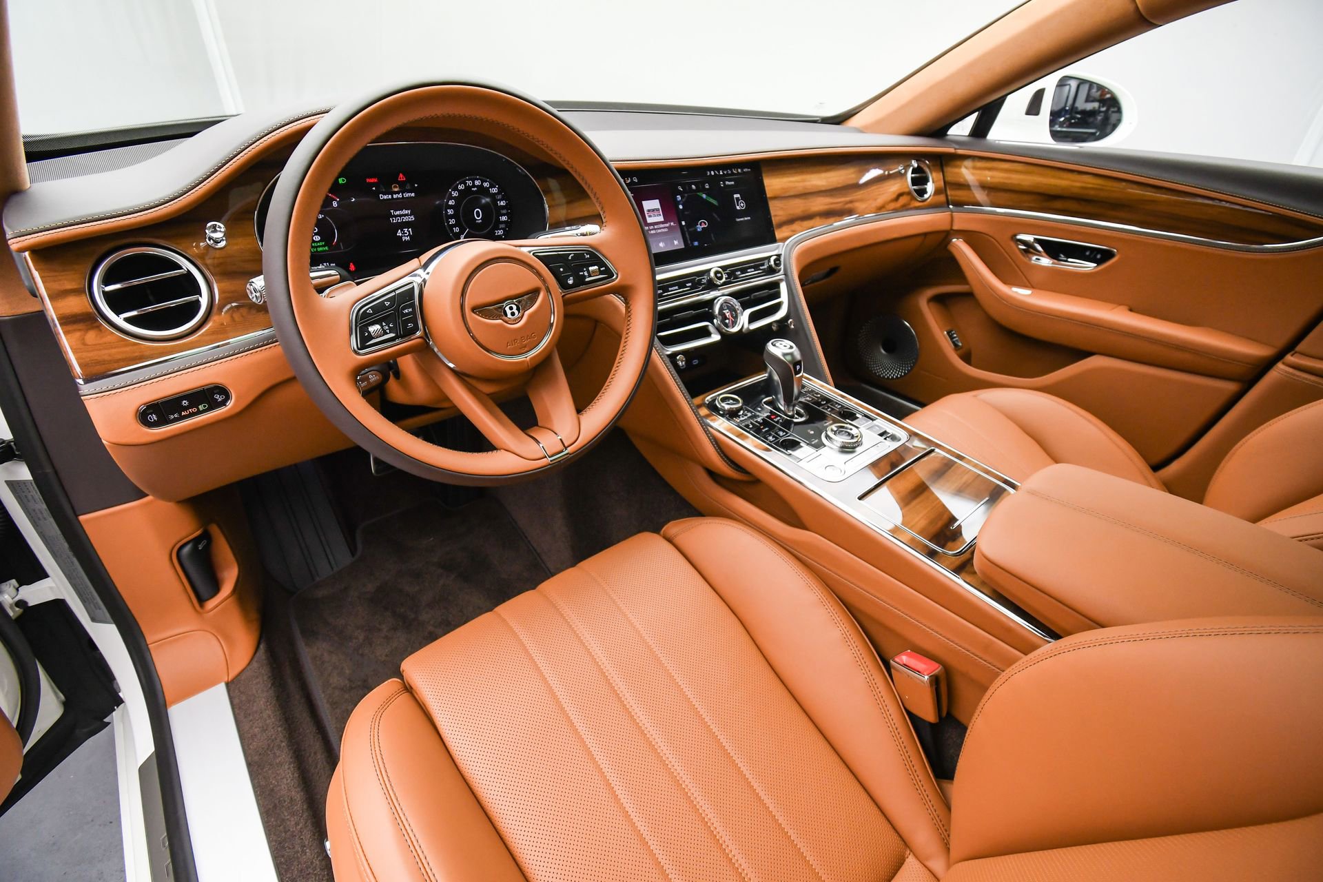 New 2026 Bentley Flying Spur Plug-In Hybrid AWD/4WD image 2