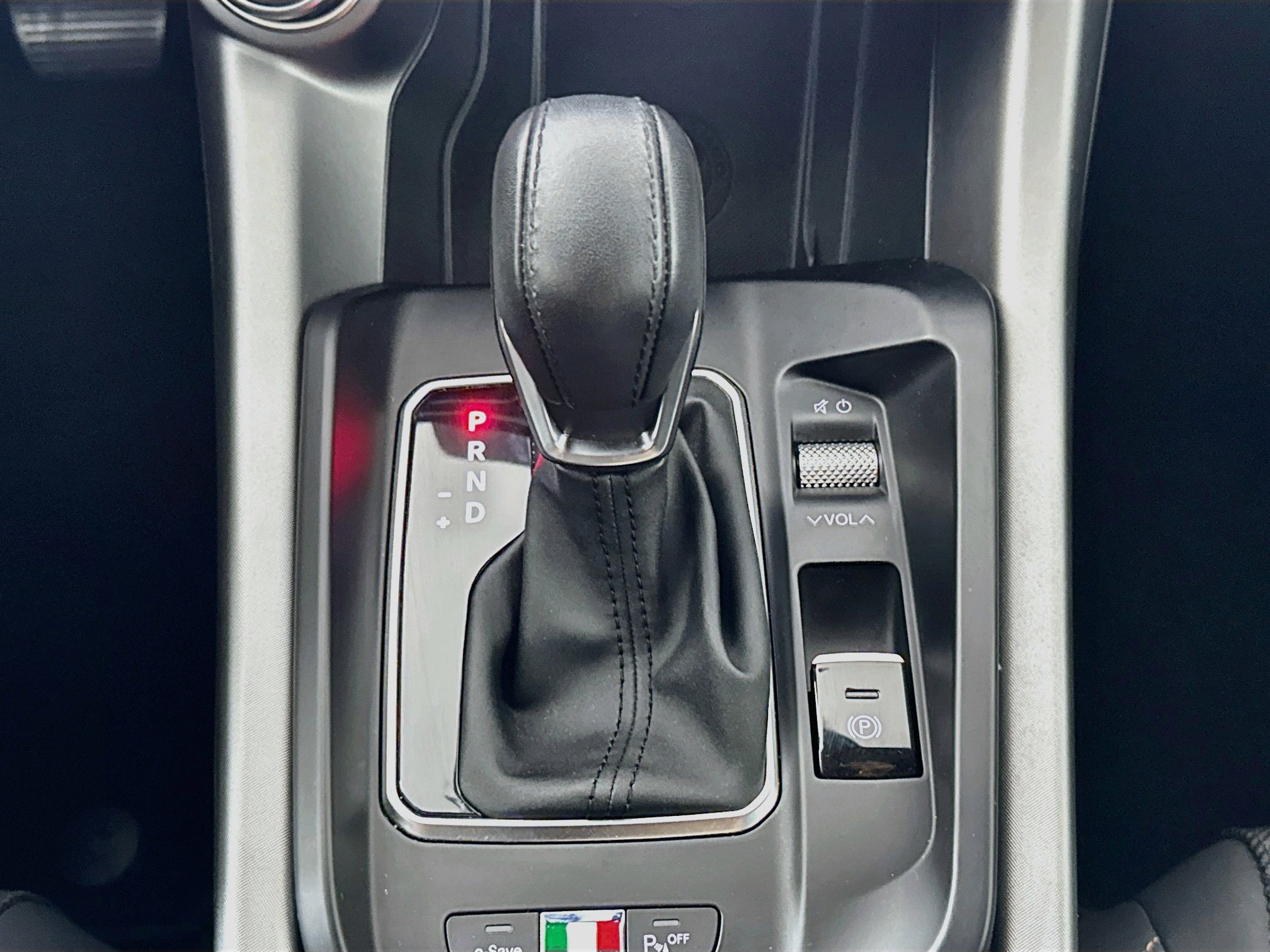 Used 2024 Alfa Romeo Tonale Ti AWD/4WD image 25