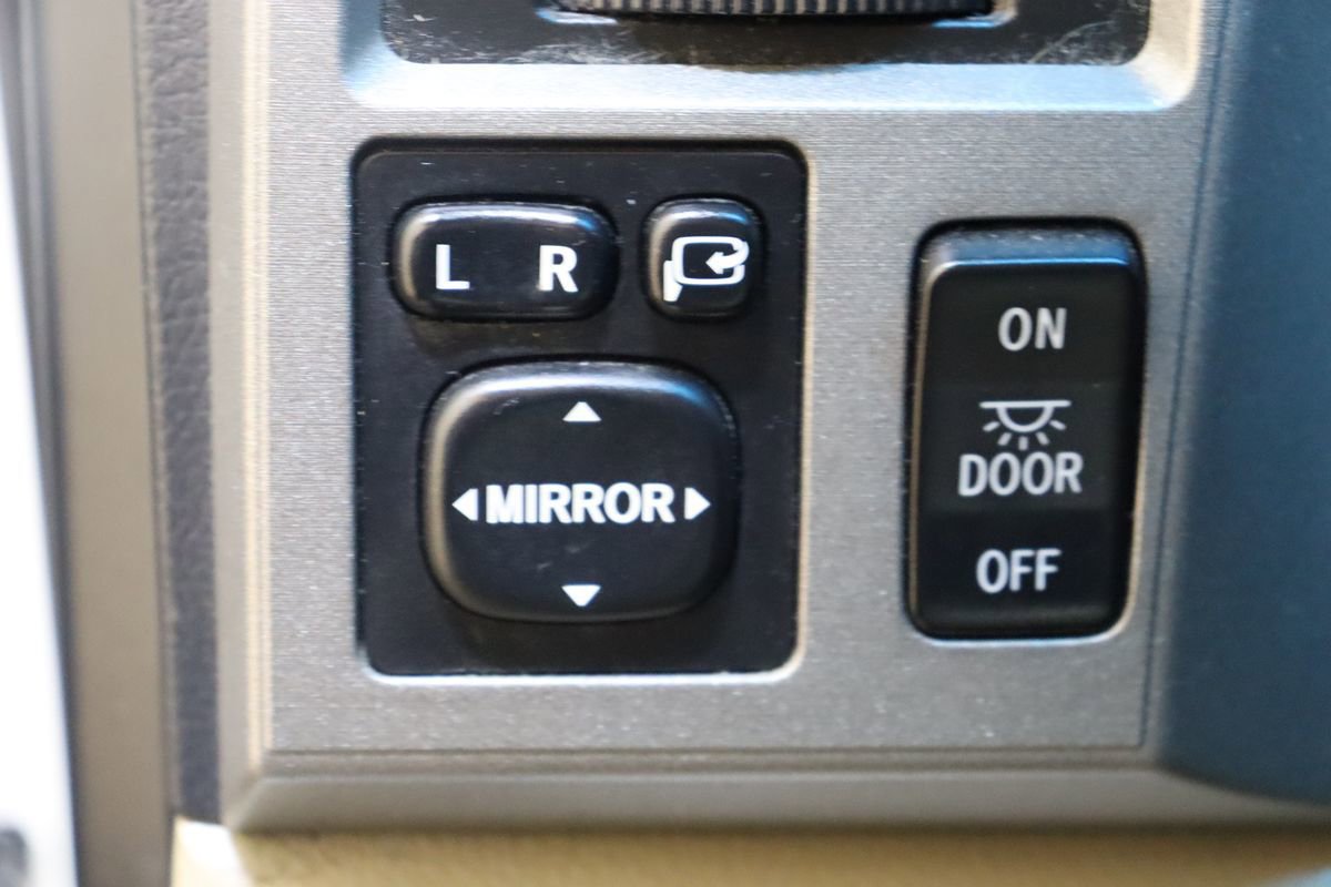 Used 2013 Toyota Sequoia Platinum RWD image 36
