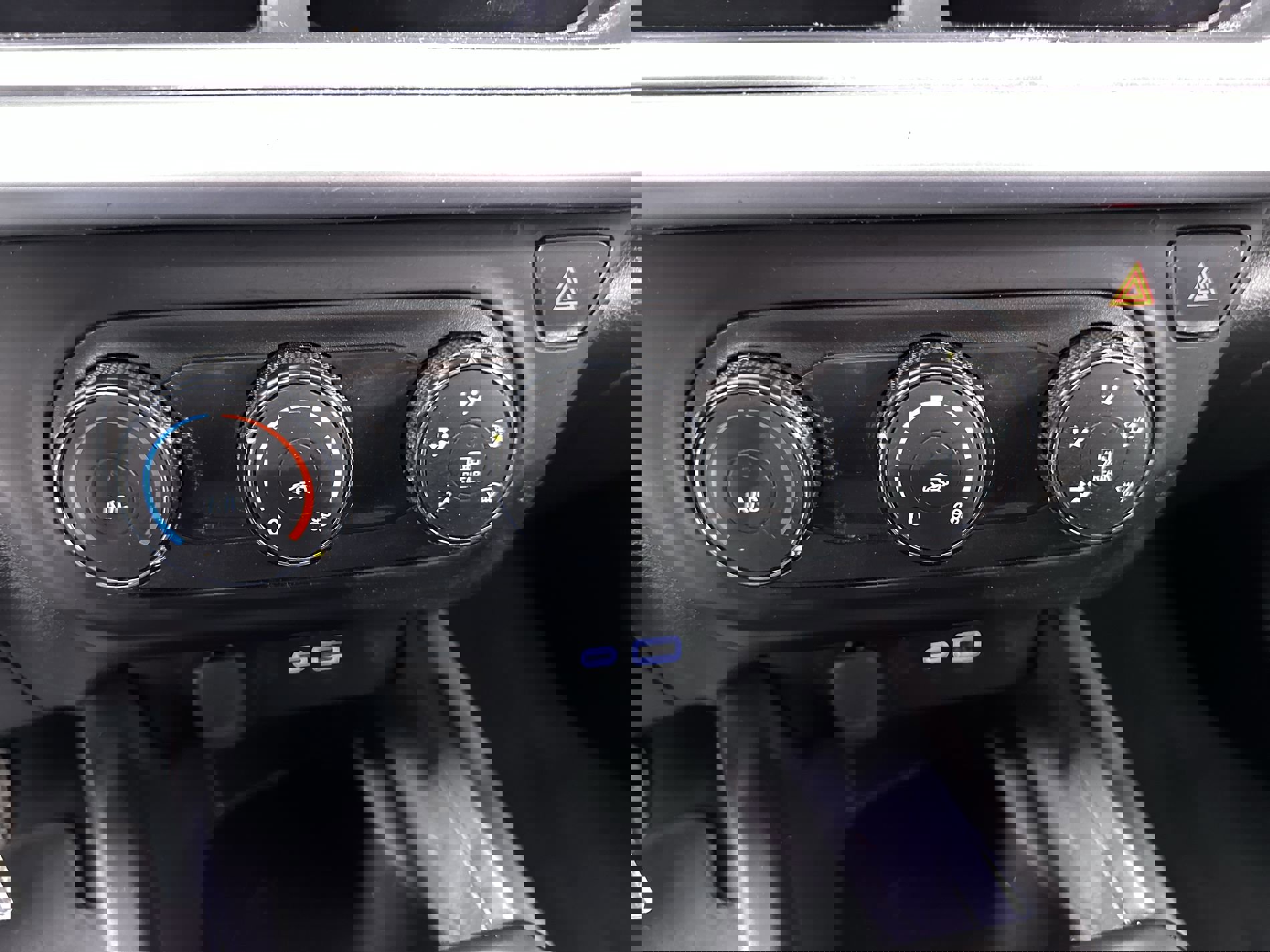 Used 2024 Chevrolet Trax LS image 53