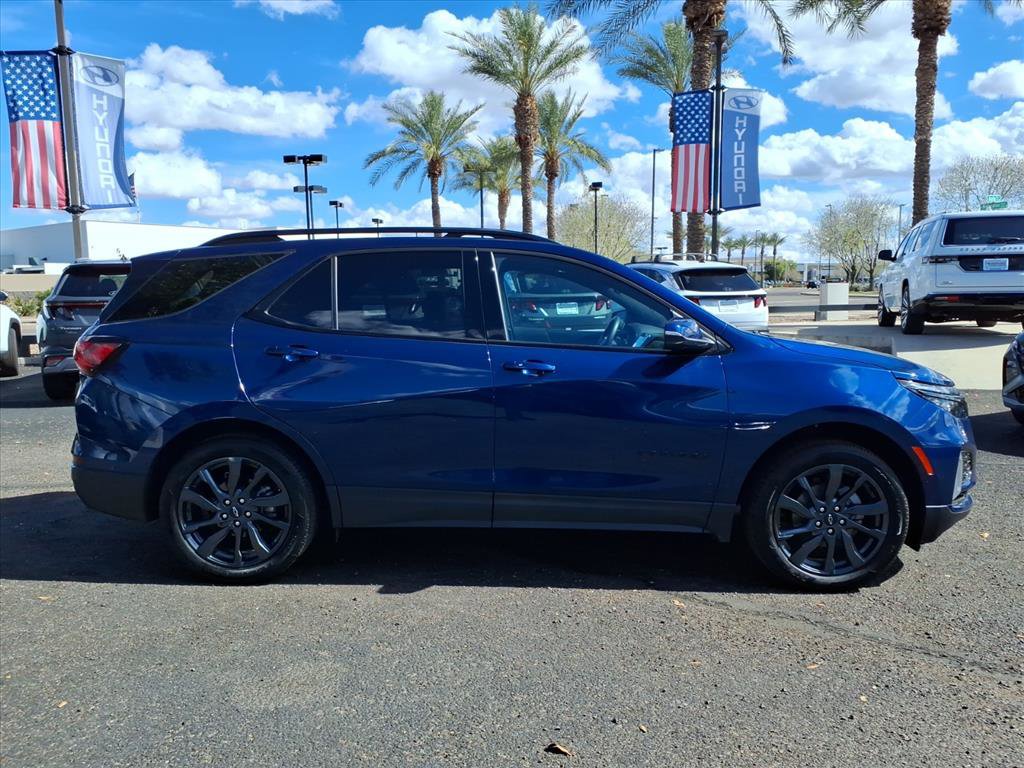 Used 2022 Chevrolet Equinox RS w/ RS Leather Package image 4