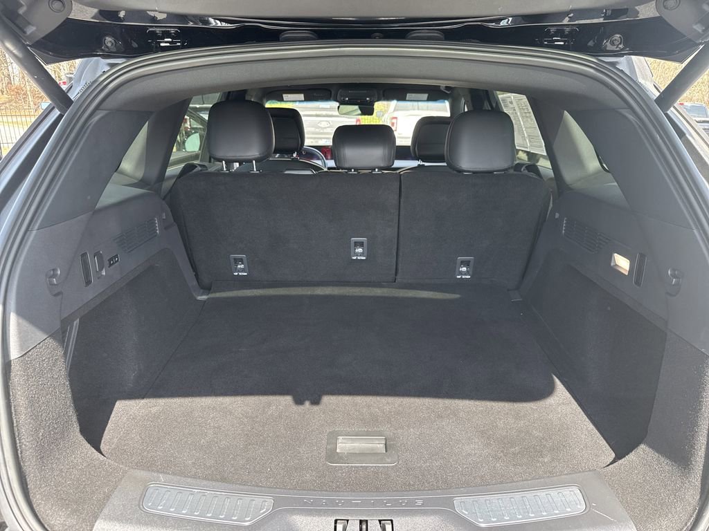 Used 2024 Lincoln Nautilus Reserve w/ Jet Appearance Package (87T) AWD/4WD image 19