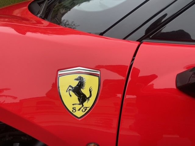 Used 2018 Ferrari 488 GTB RWD image 12