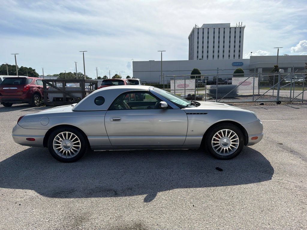 Used 2004 Ford Thunderbird RWD image 4