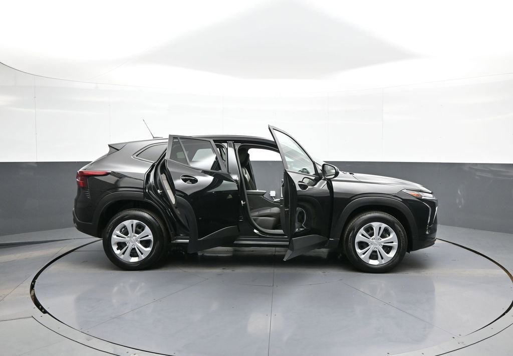 Used 2024 Chevrolet Trax LS w/ Driver Confidence Package image 41