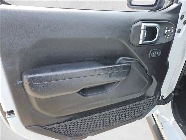 Used 2023 Jeep Wrangler Unlimited Rubicon AWD/4WD image 14