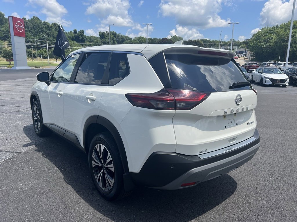 Used 2023 Nissan Rogue SV image 3