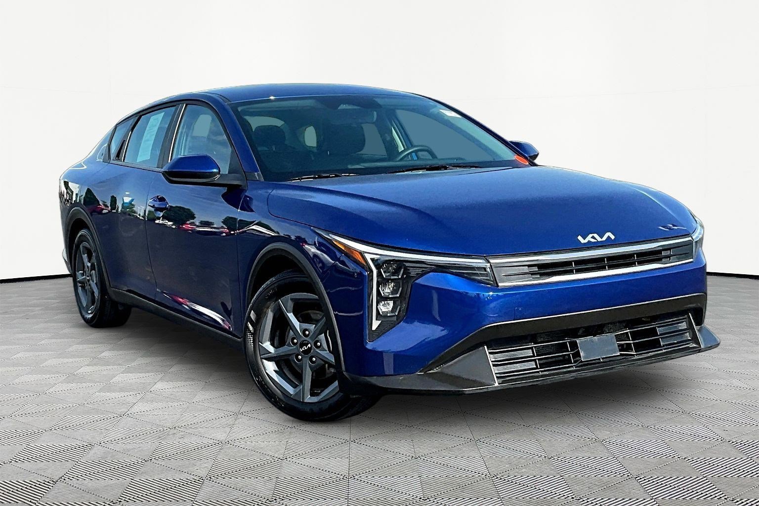 Used 2025 Kia K4 FWD image 3
