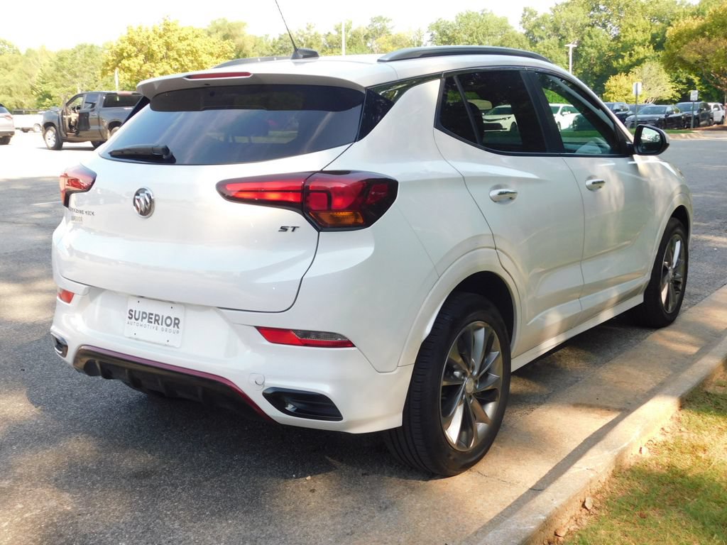 Certified 2022 Buick Encore GX Preferred w/ Sport Touring Package FWD image 4