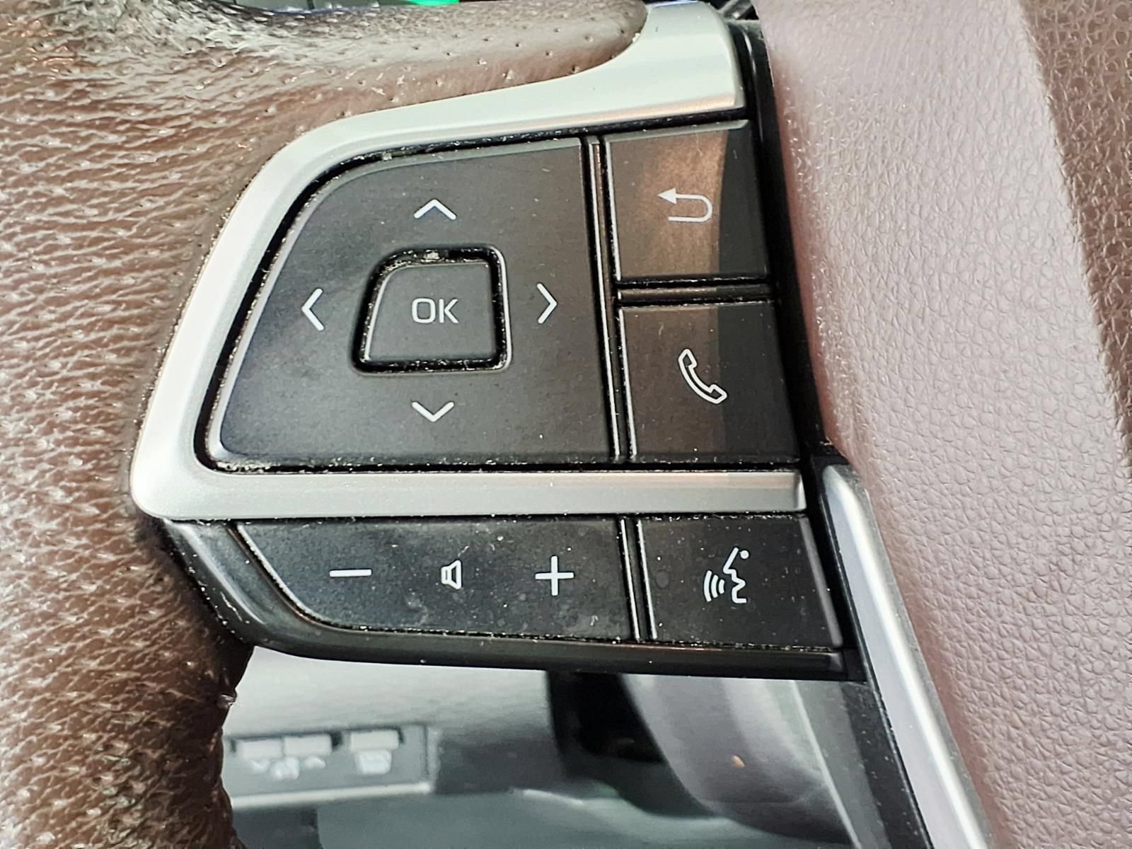 Used 2022 Toyota Sienna Platinum AWD/4WD image 15