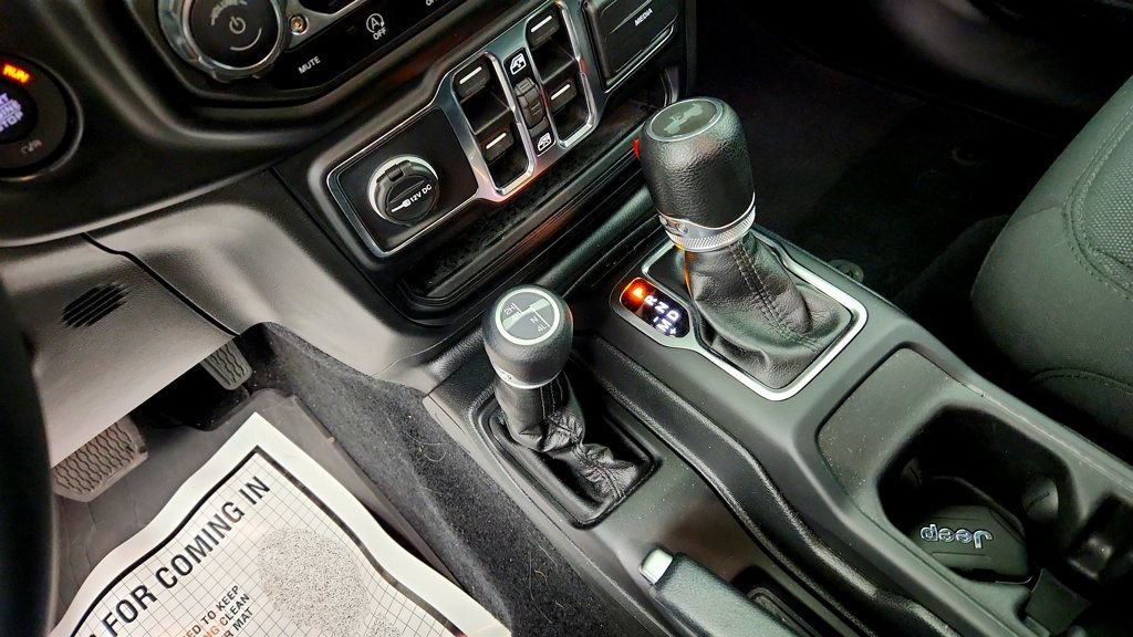 Used 2023 Jeep Wrangler Unlimited Sport AWD/4WD image 16