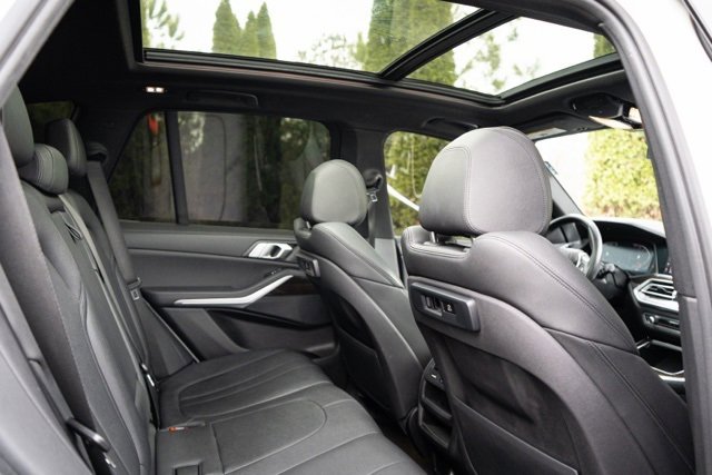 Used 2019 BMW X5 xDrive40i w/ Parking Assistance Package image 32