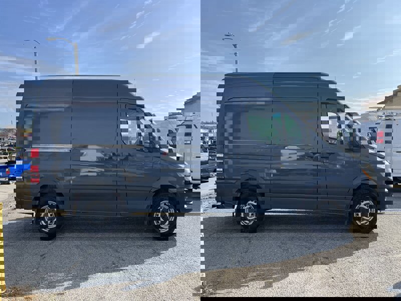 Used 2018 Mercedes-Benz Sprinter 2500 image 5