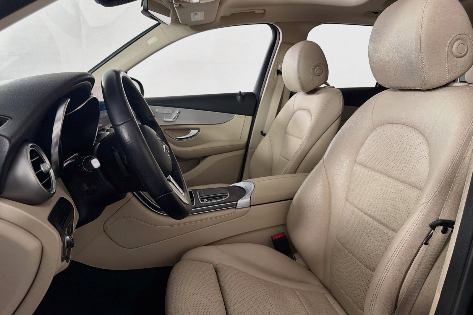 Used 2021 Mercedes-Benz GLC 300 image 17