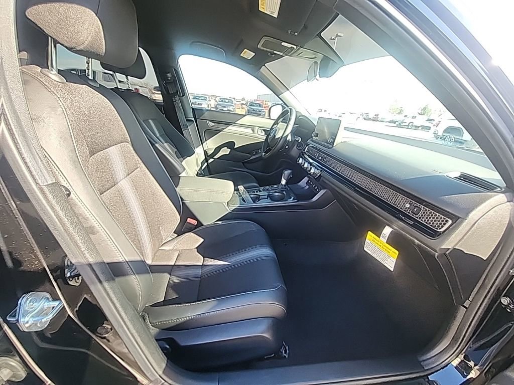 Used 2025 Honda Civic Sport image 31